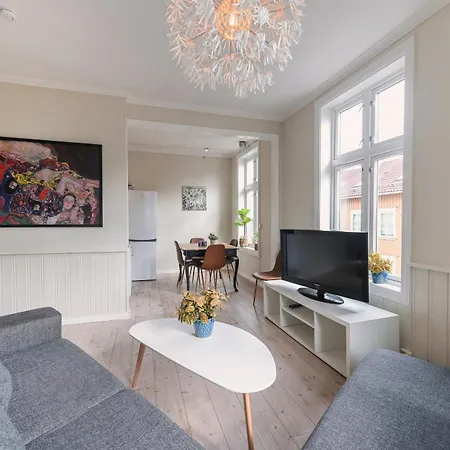 4 Sov Stor I Sentrum - 6 Leilighet