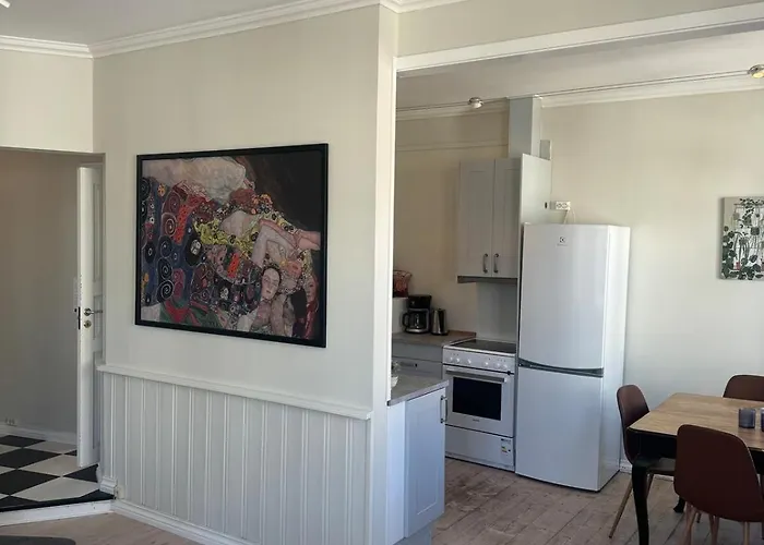 Leilighet 4 Sov Stor I Sentrum - 6 *